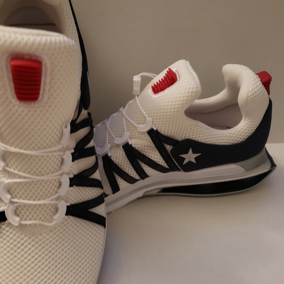 nike shox gravity white obsidian